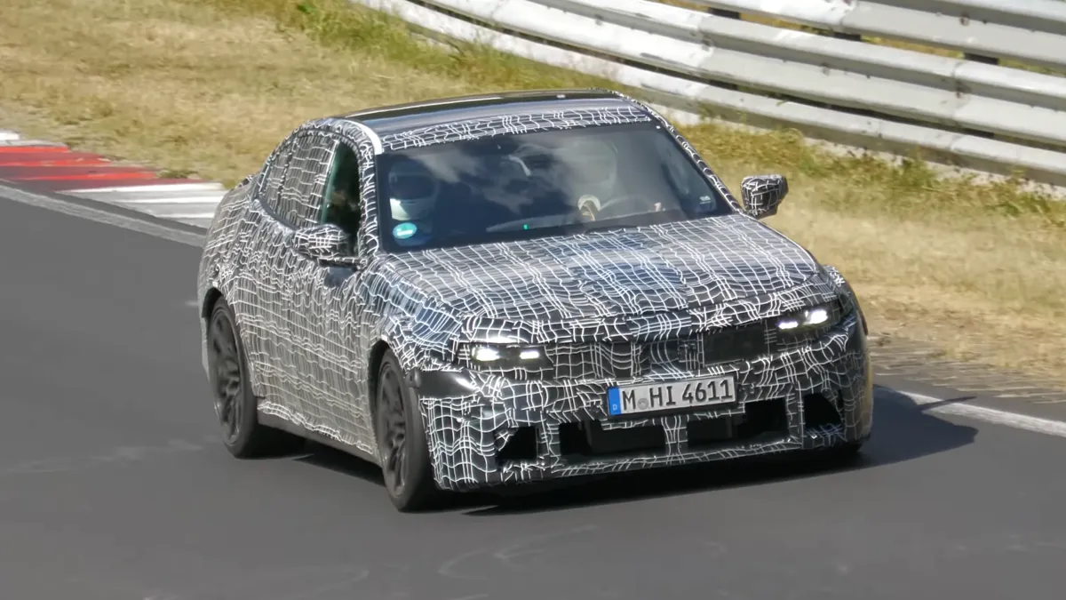 Ilustracja do artykułu „Nowe BMW M3 2027 z benzynowym rzędowym sześciocylindrowym silnikiem: zdjęcia szpiegowskie z Nürburgringu”