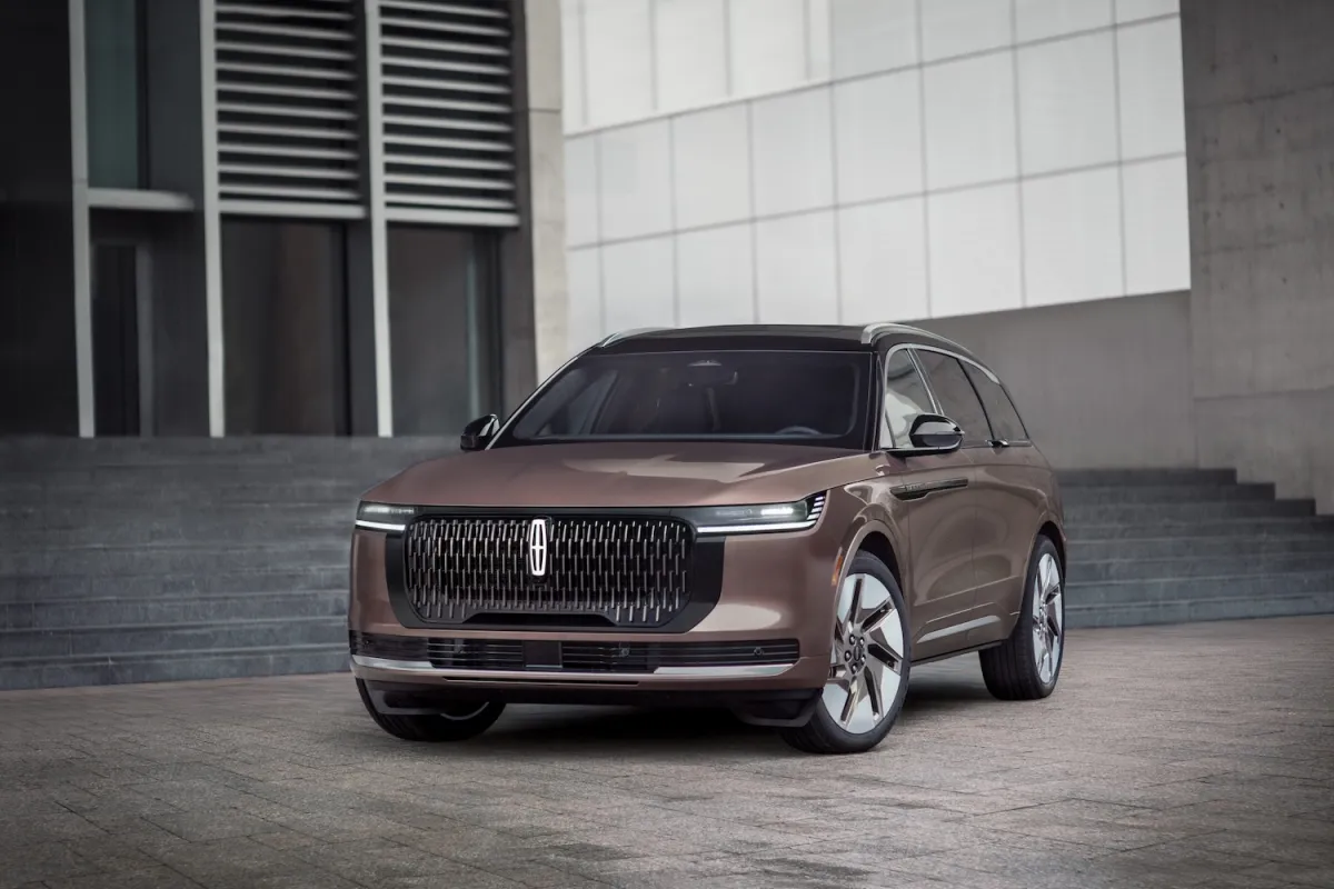 Lincoln Nautilus 2027: фейсліфт із передком у стилі Navigator