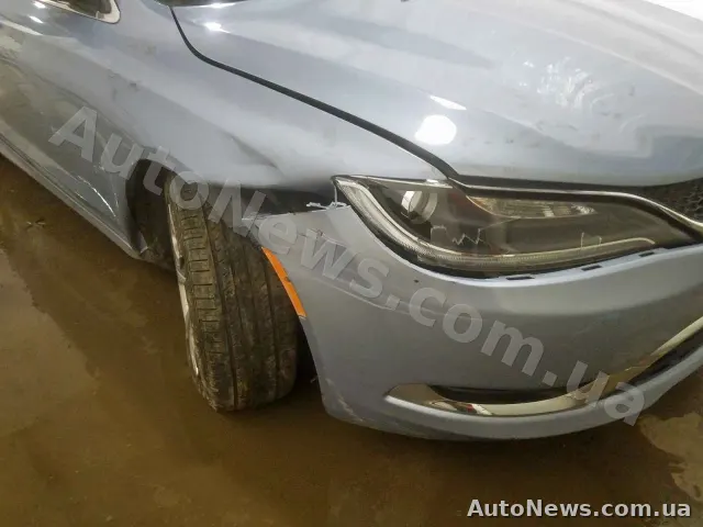 2015 Chrysler 200 — фото 9 (copart)