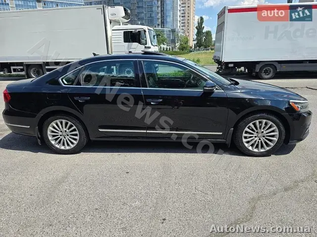 2016 Volkswagen Passat, VIN 1VWBT7A35GC057673, plate АА5617ХЕ — photo 3 (autoria)