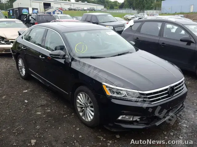 2016 Volkswagen Passat, VIN 1VWBT7A35GC057673, plate АА5617ХЕ — photo 1 (copart)