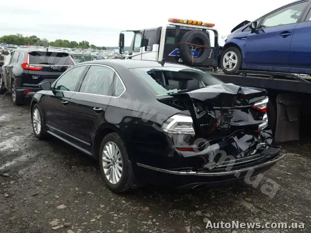 2016 Volkswagen Passat, VIN 1VWBT7A35GC057673, plate АА5617ХЕ — photo 3 (copart)