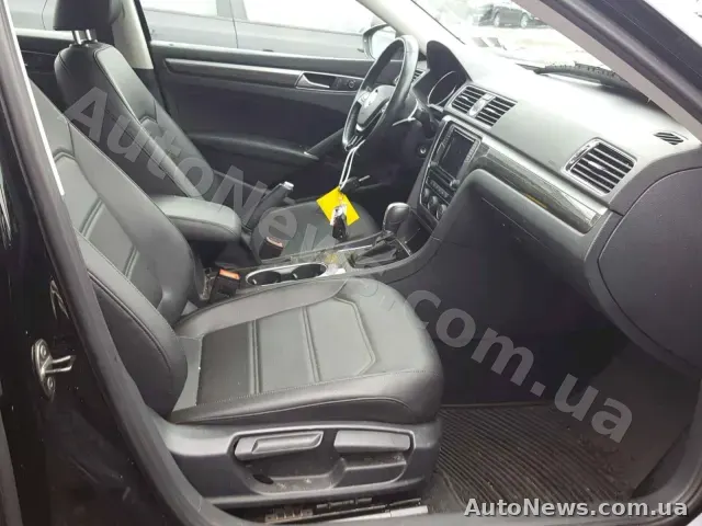 2016 Volkswagen Passat, VIN 1VWBT7A35GC057673, plate АА5617ХЕ — photo 5 (copart)