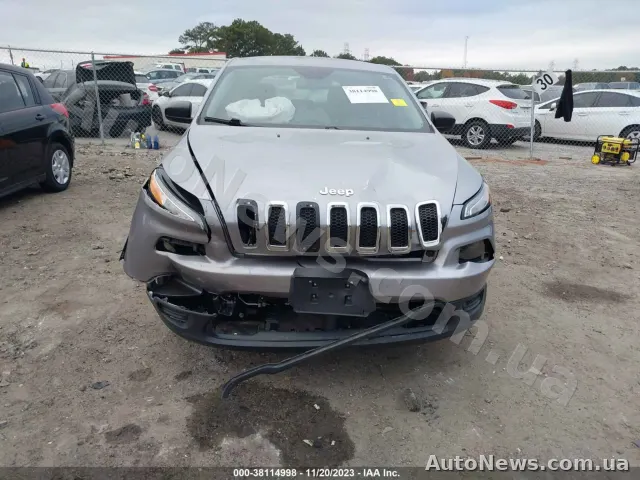 2017 Jeep Cherokee — zdjęcie 12 (iaai)