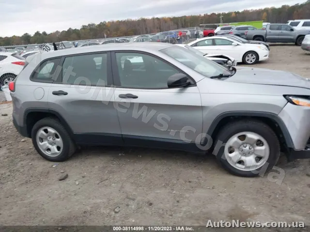 2017 Jeep Cherokee — zdjęcie 13 (iaai)