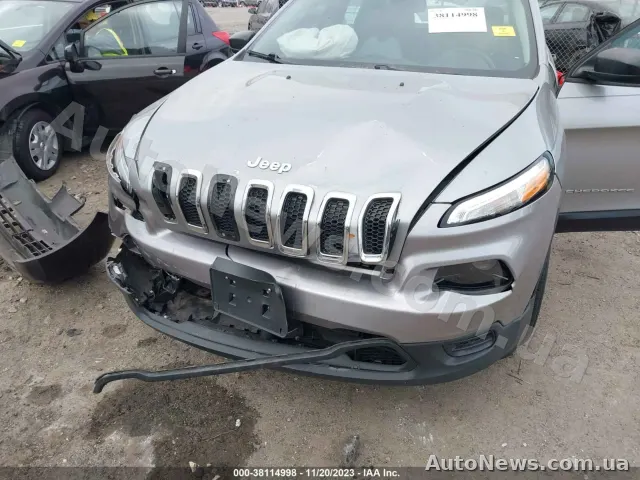 2017 Jeep Cherokee — zdjęcie 6 (iaai)