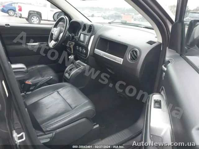 2015 Jeep Compass — фото 5 (iaai)
