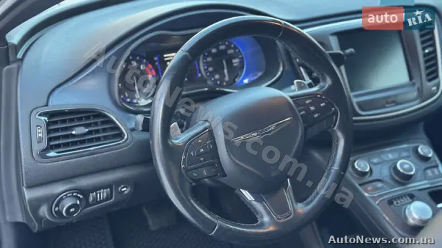 2015 Chrysler 200 — zdjęcie 25 (autoria)