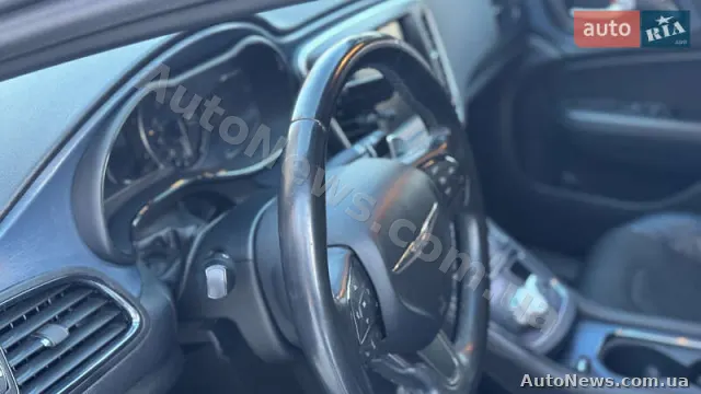 2015 Chrysler 200 — zdjęcie 28 (autoria)