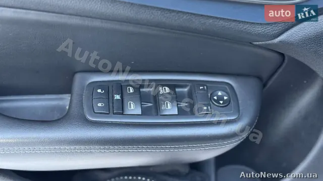 2015 Chrysler 200 — zdjęcie 30 (autoria)