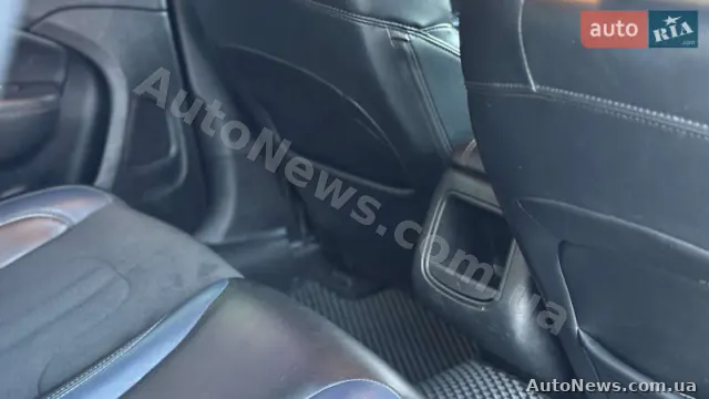 2015 Chrysler 200 — zdjęcie 44 (autoria)