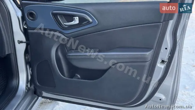 2015 Chrysler 200 — zdjęcie 47 (autoria)