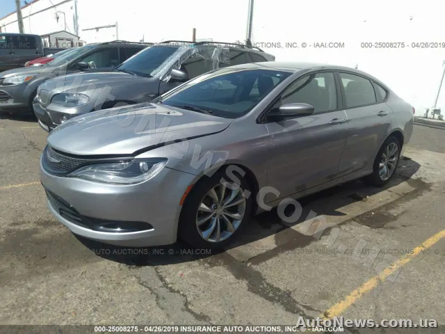 2015 Chrysler 200 — zdjęcie 2 (iaai)
