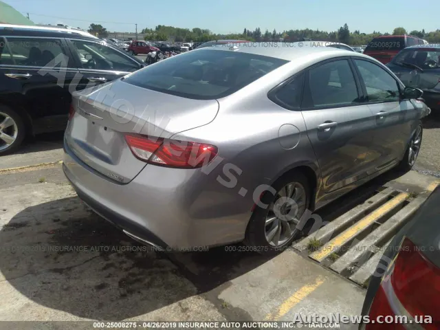 2015 Chrysler 200 — zdjęcie 4 (iaai)