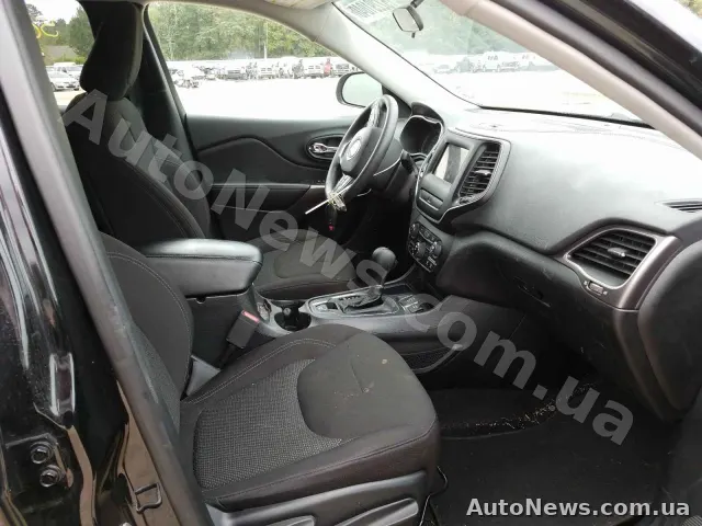 2018 Jeep Cherokee, VIN 1C4PJLCB8KD297802, госномер ВА0102НК — фото 5 (copart)