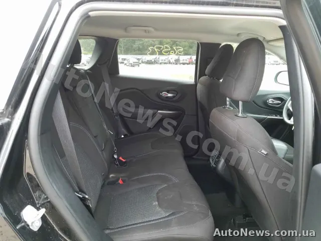 2018 Jeep Cherokee, VIN 1C4PJLCB8KD297802, госномер ВА0102НК — фото 6 (copart)