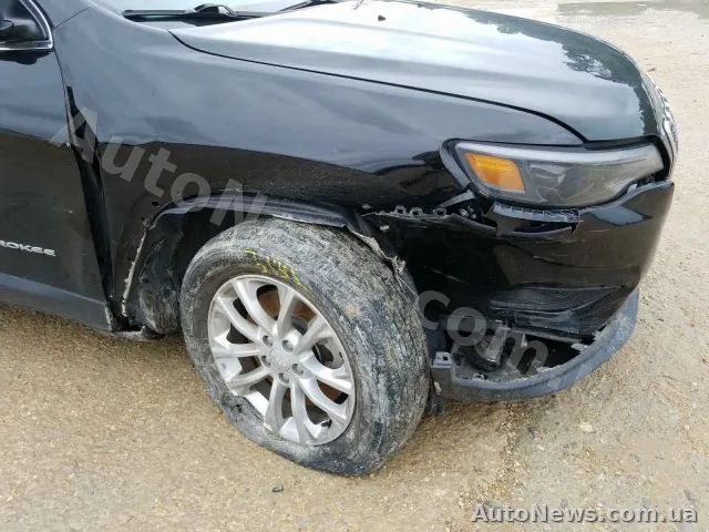 2018 Jeep Cherokee, VIN 1C4PJLCB8KD297802, госномер ВА0102НК — фото 9 (copart)