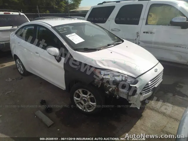 2015 Ford Fiesta — photo 1 (iaai)