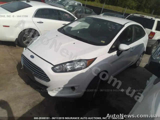 2015 Ford Fiesta — photo 2 (iaai)