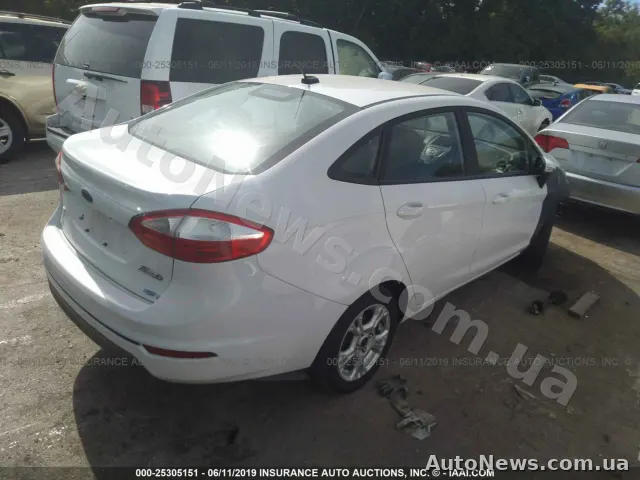 2015 Ford Fiesta — photo 4 (iaai)