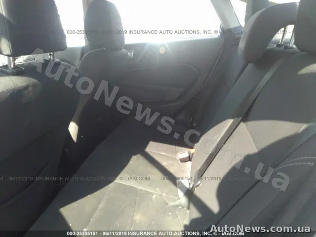 2015 Ford Fiesta — photo 8 (iaai)