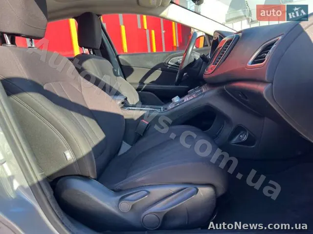 2014 Chrysler 200 — zdjęcie 10 (autoria)