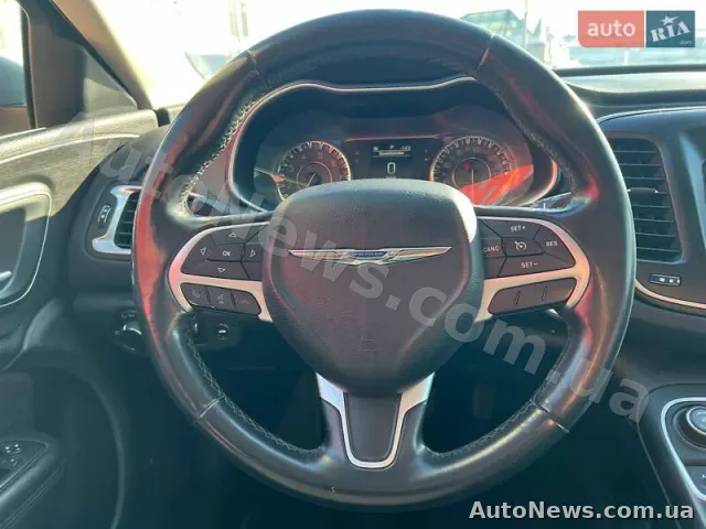 2014 Chrysler 200 — zdjęcie 15 (autoria)