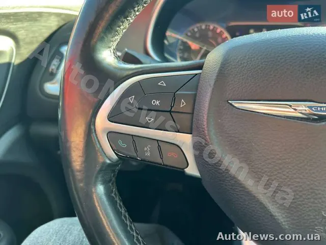 2014 Chrysler 200 — zdjęcie 21 (autoria)
