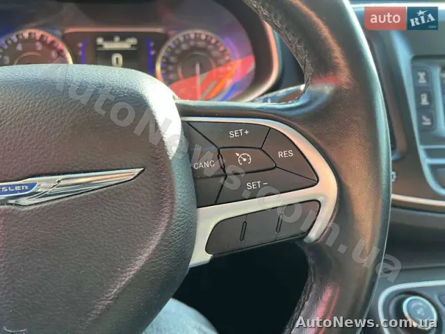 2014 Chrysler 200 — zdjęcie 23 (autoria)