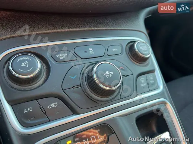 2014 Chrysler 200 — zdjęcie 28 (autoria)
