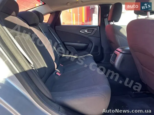 2014 Chrysler 200 — zdjęcie 41 (autoria)
