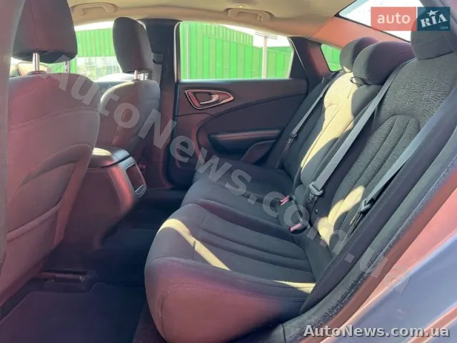 2014 Chrysler 200 — zdjęcie 44 (autoria)