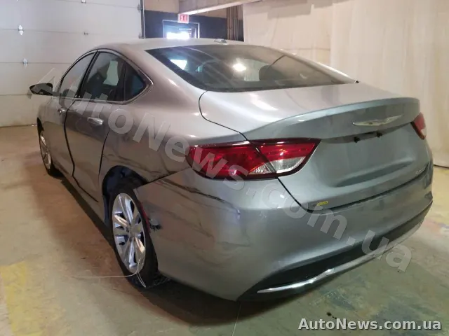 2015 Chrysler 200 — zdjęcie 13 (copart)