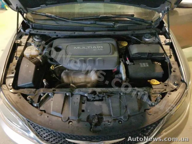 2015 Chrysler 200 — zdjęcie 17 (copart)