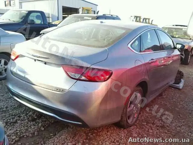 2015 Chrysler 200 — zdjęcie 4 (copart)