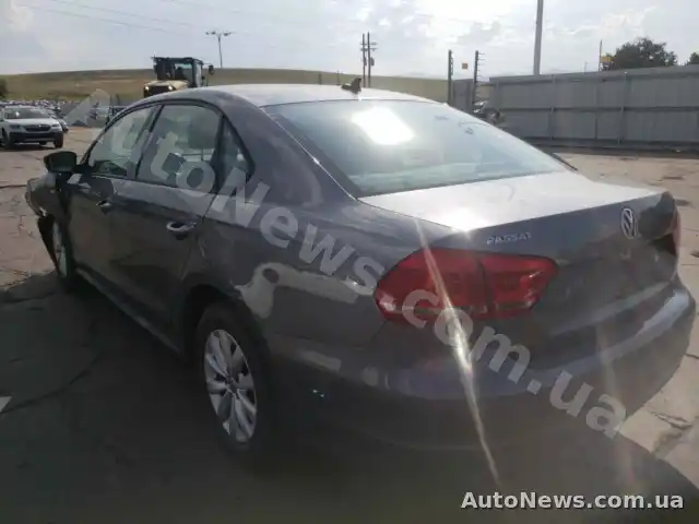 2014 Volkswagen Passat, VIN 1VWAT7A35EC112289, госномер КЕ8097АЕ — фото 3 (copart)