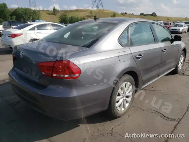 2014 Volkswagen Passat, VIN 1VWAT7A35EC112289, госномер КЕ8097АЕ — фото 4 (copart)