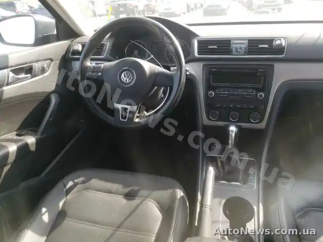 2014 Volkswagen Passat, VIN 1VWAT7A35EC112289, госномер КЕ8097АЕ — фото 9 (copart)