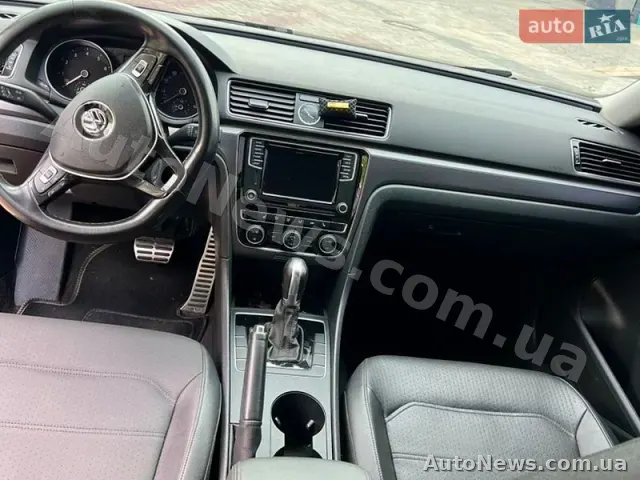 2017 Volkswagen Passat, VIN 1VWDT7A30HC069952, держномер КР3454ІС — фото 11 (autoria)