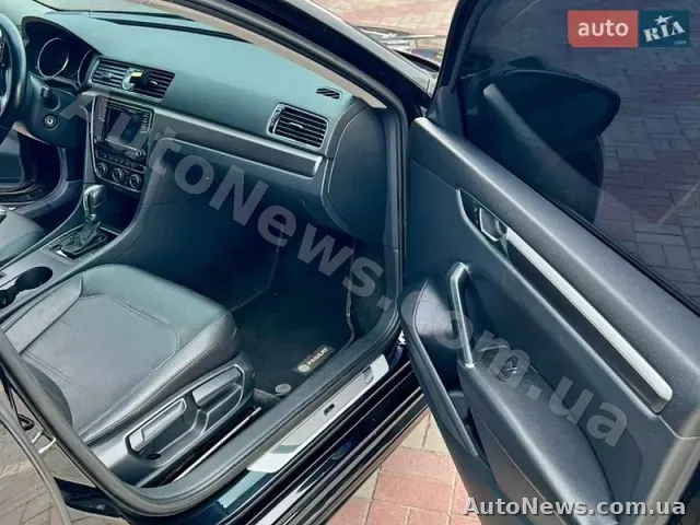 2017 Volkswagen Passat, VIN 1VWDT7A30HC069952, держномер КР3454ІС — фото 14 (autoria)
