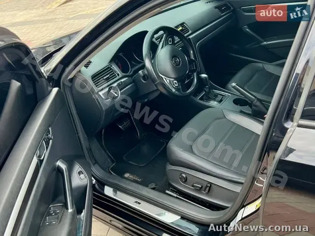 2017 Volkswagen Passat, VIN 1VWDT7A30HC069952, держномер КР3454ІС — фото 15 (autoria)