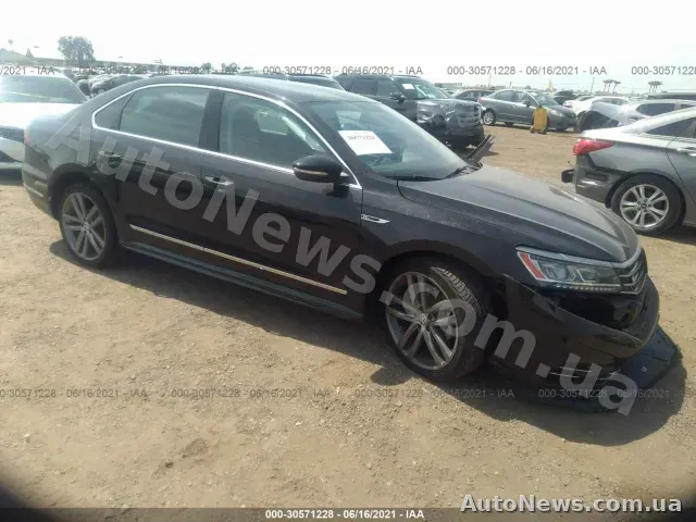 2017 Volkswagen Passat, VIN 1VWDT7A30HC069952, держномер КР3454ІС — фото 1 (iaai)