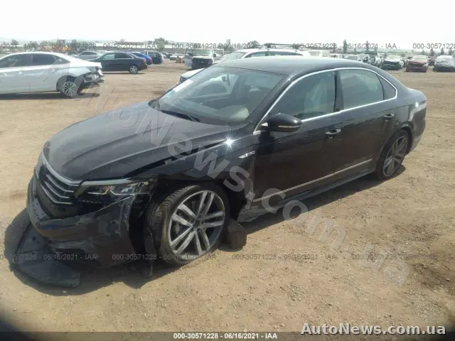 2017 Volkswagen Passat, VIN 1VWDT7A30HC069952, держномер КР3454ІС — фото 2 (iaai)