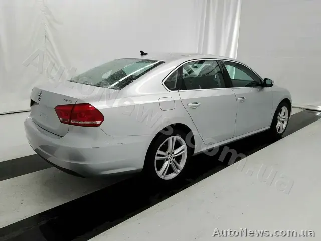 2014 Volkswagen Passat, VIN 1VWBT7A36EC091764, держномер НН7774ЕВ — фото 4 (manheim)
