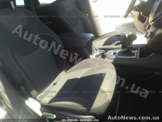 2016 Jeep Cherokee, VIN 1C4PJLCB8GW292031, nr rej. АТ1958НС — zdjęcie 5 (iaai)