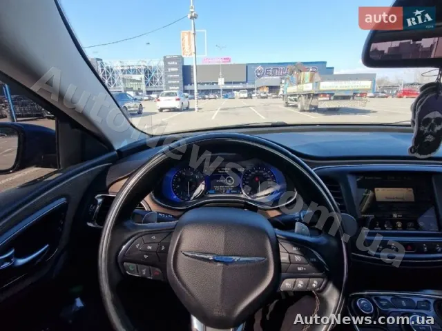 2014 Chrysler 200 — zdjęcie 9 (autoria)