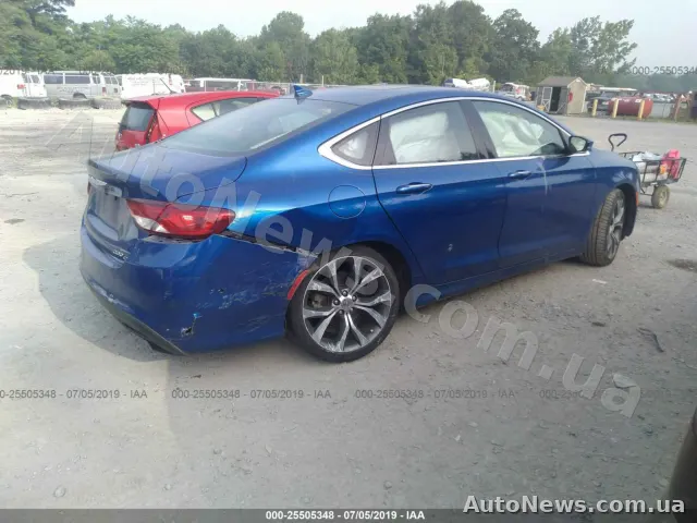 2015 Chrysler 200 — zdjęcie 4 (iaai)