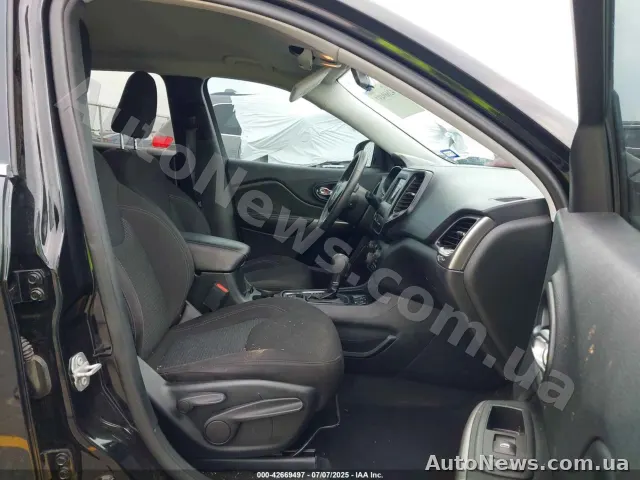 2019 Jeep Cherokee — фото 5 (iaai)