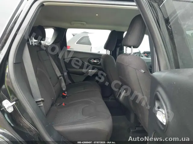 2019 Jeep Cherokee — фото 8 (iaai)