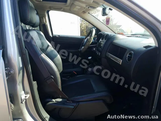 2016 Jeep Compass — photo 5 (copart)